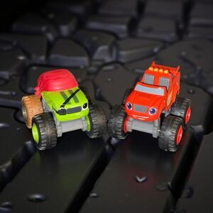 Nickelodeon Blaze and the Monster Machines & Pickle Pirate Die Cast Cars A40